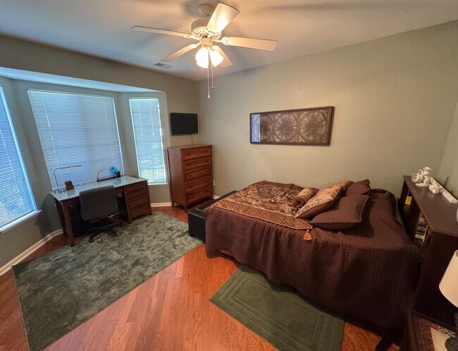 Building Photo - 120 Coburn Dr W