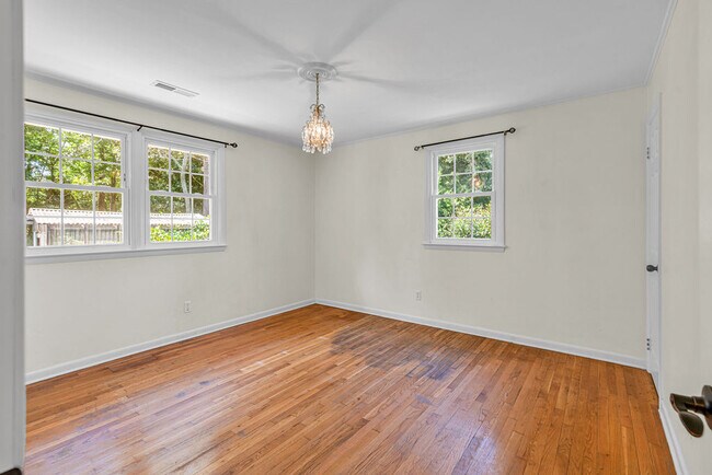 Building Photo - 707 Christine Ave