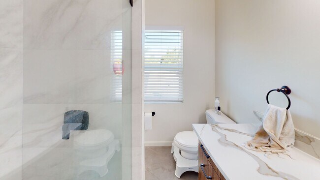 Building Photo - 6271 Mary Ln Dr