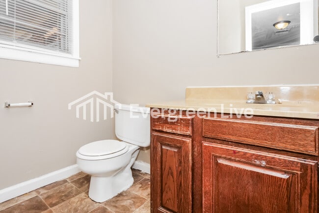 Building Photo - 3174 Beauchamp Dr