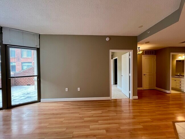 Building Photo - 3600 S Glebe Rd