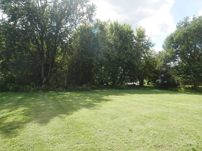 Building Photo - Charming Single-Family Home with Modern Up...