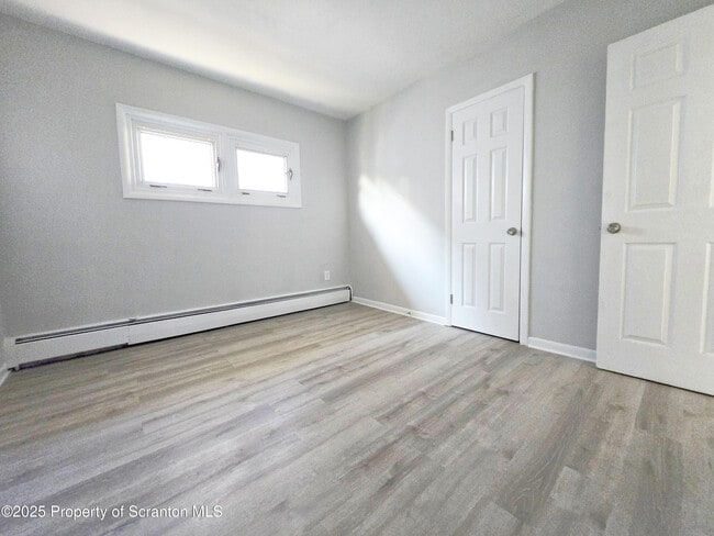 Building Photo - 285 Lyndwood Ave