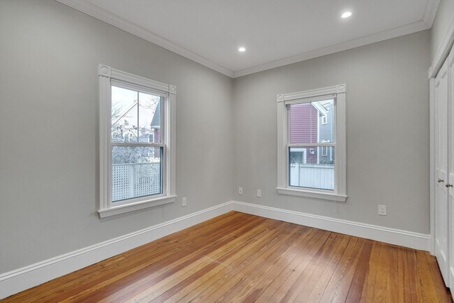 Building Photo - 16 Traymore St