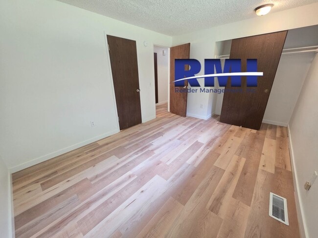 Building Photo - 3-bedroom Gem located in the Bethel Valley Community!