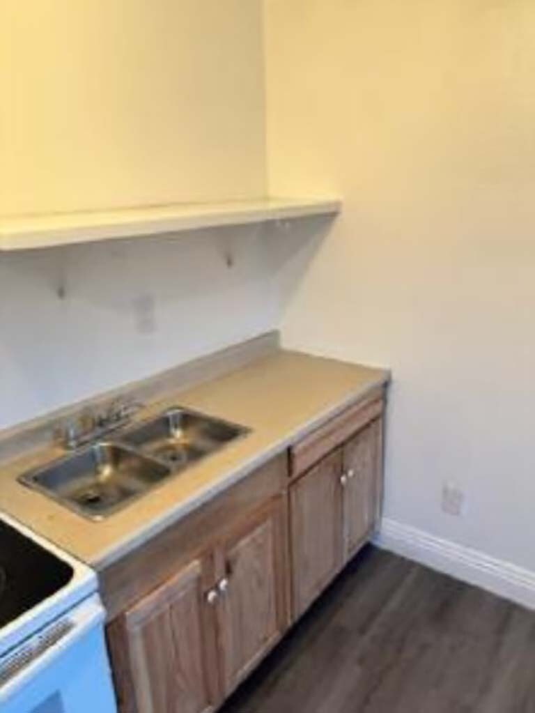 Building Photo - 204 Jefferson Ave