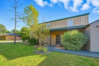 Building Photo - 633 Rose Garden Dr