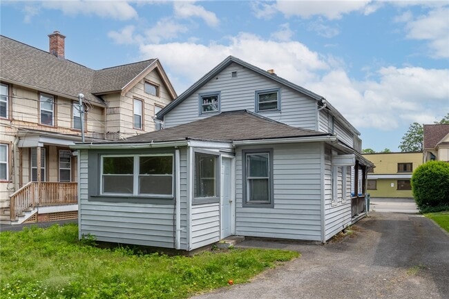 Building Photo - 675 S Clinton Ave