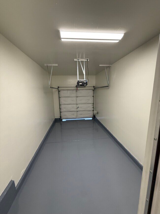 Building Photo - 6752 Lookout Lodge Ln