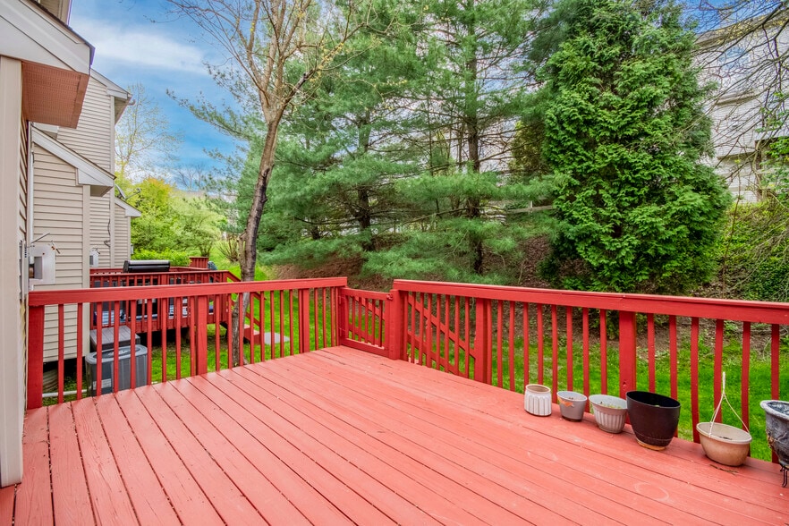 Building Photo - 232 Tall Pines Dr