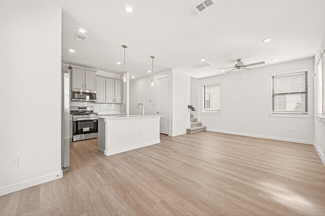 Building Photo - 3223 Loam Ln