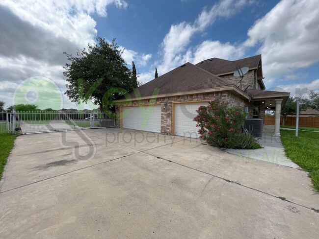 Building Photo - 4bed/3.5 w/pool Now Available! (Edinburg TX)