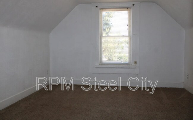 Building Photo - 1012 Cedar St