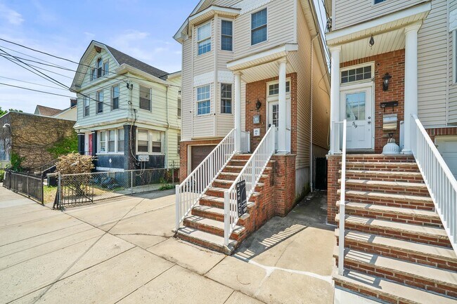 Building Photo - 57 Storms Ave