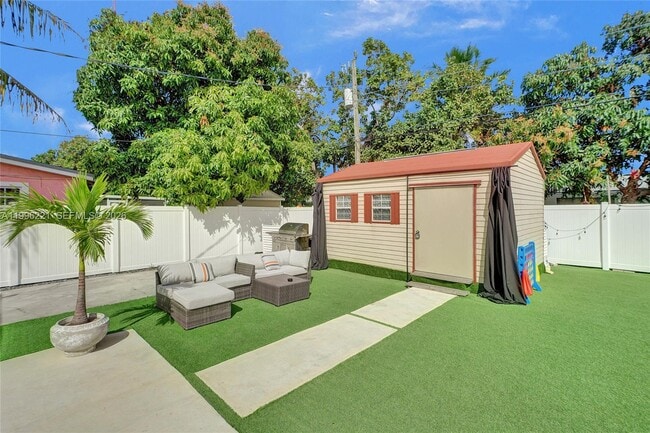 Building Photo - 19625 NW 6th Pl