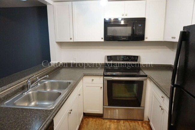 Building Photo - 229 St Luke Ct