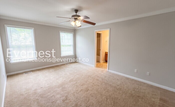 Building Photo - 743 Graysville Rd