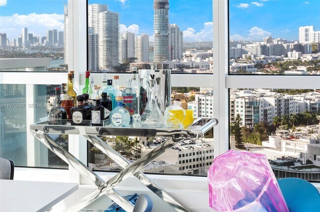 Building Photo - 100 South Pointe Dr