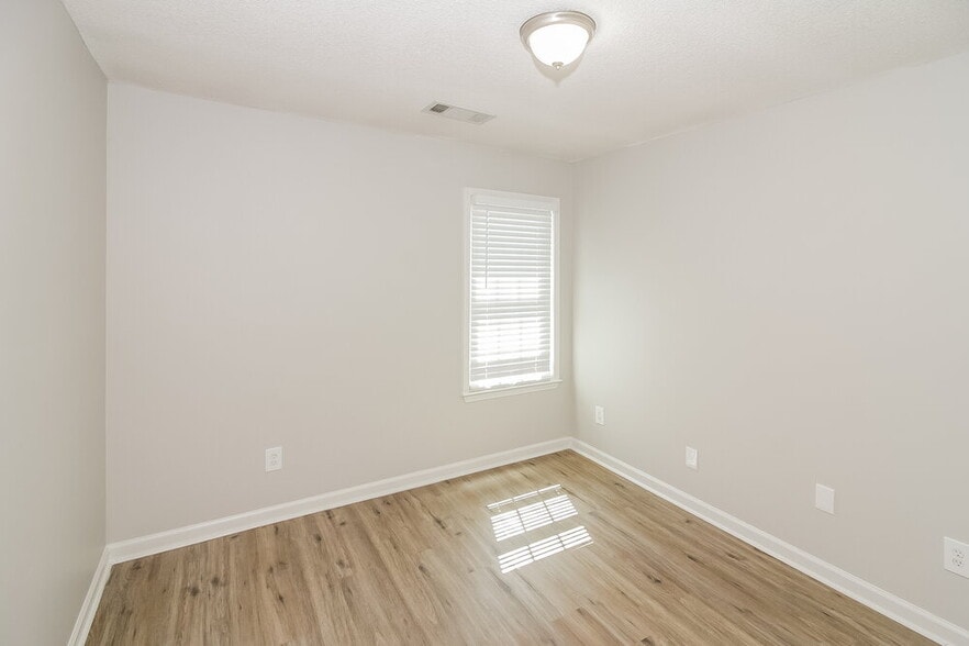 Building Photo - 990 Appling Meadow Dr