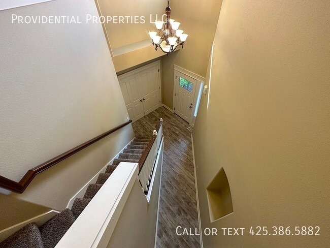 Building Photo - 9720-9186 186 St E