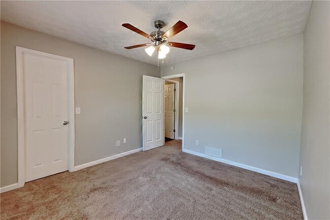 Building Photo - 3945 Piper Glen Dr NE