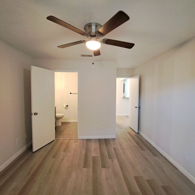 Building Photo - Spacious, Stylish Living in a Guard-Gated West Las Vegas Community in The Lakes with Resort-Style...