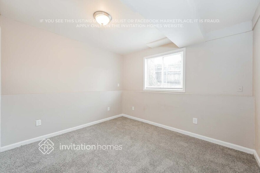 Building Photo - 4685 S Buckley Way