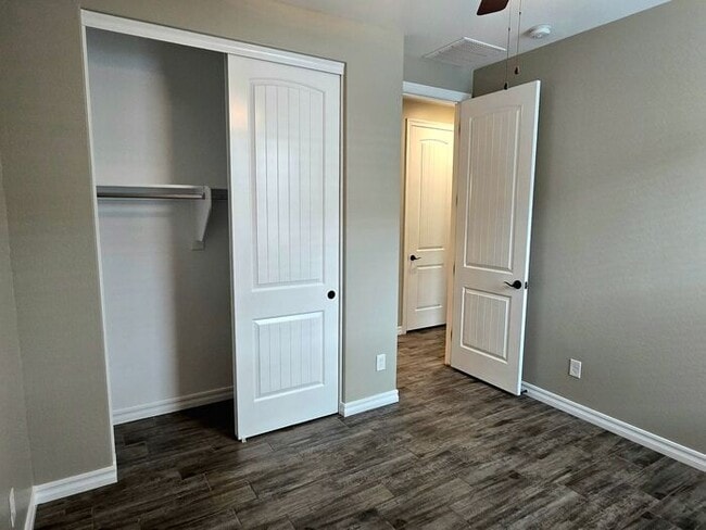 Building Photo - $300 MOVE-IN DISCOUNT - 3-BEDROOM WITH COMMUNITY POOL