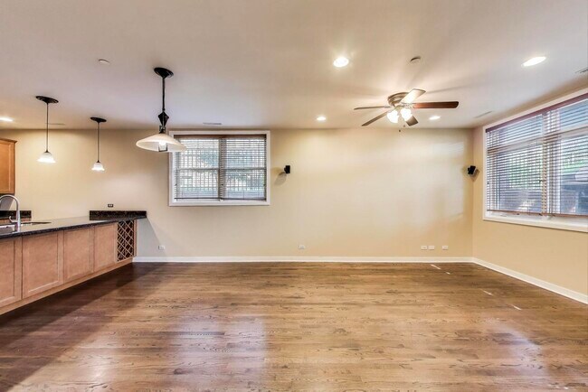 Building Photo - 421 S Ridgeland Ave