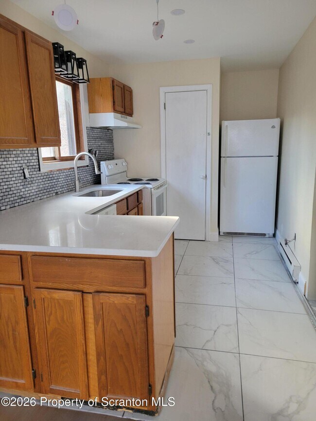 Building Photo - 353 Saunders Dr