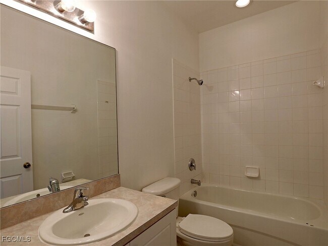 Building Photo - 4133 Bellasol Cir