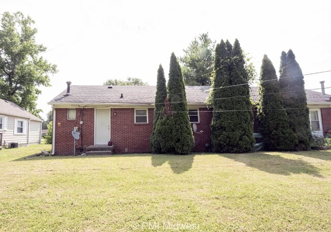 Building Photo - 5820 Grandview Dr