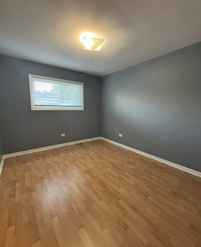 Building Photo - 821 Gael Dr