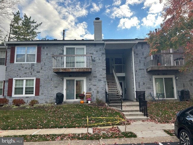 Building Photo - 13 Quince Ct