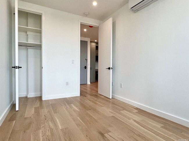 Building Photo - 383 Bleecker St