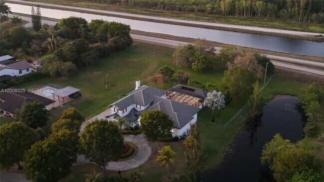 Building Photo - 20401 SW 48th Pl