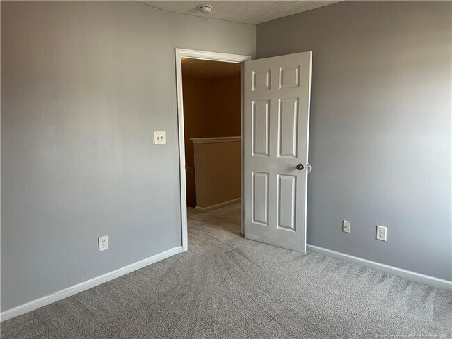 Building Photo - 2120 St Nicholas Dr