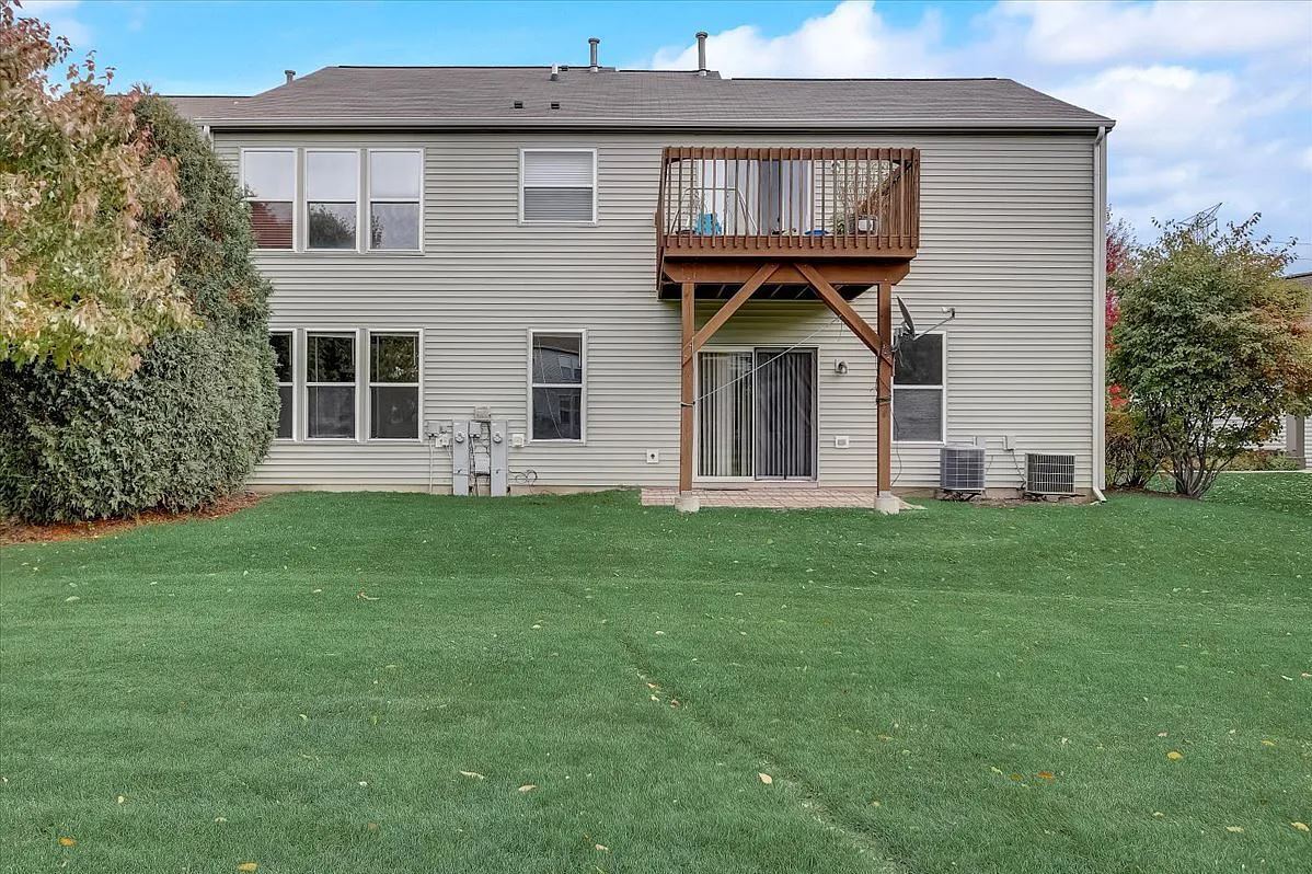 Backyard - 3333 Bromley Ln