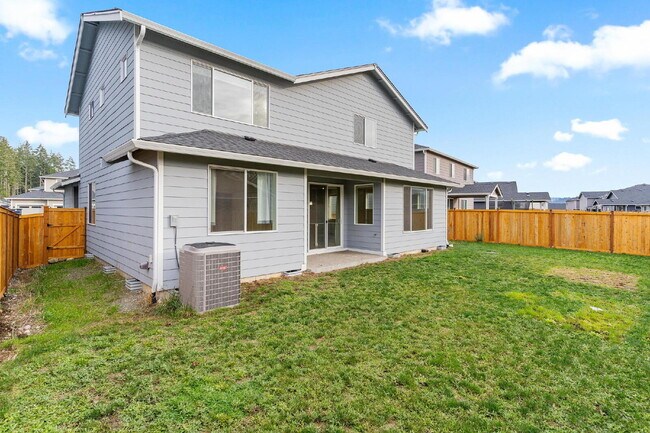 Building Photo - Bueaitful 4 bedroom home with 1 bed 1 bath MIL!