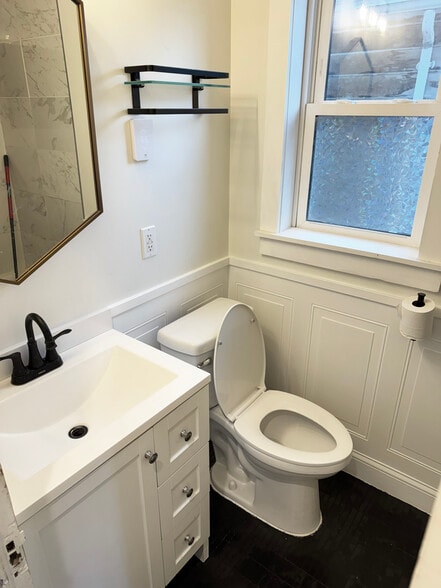 Building Photo - 3111 Arthur St NE