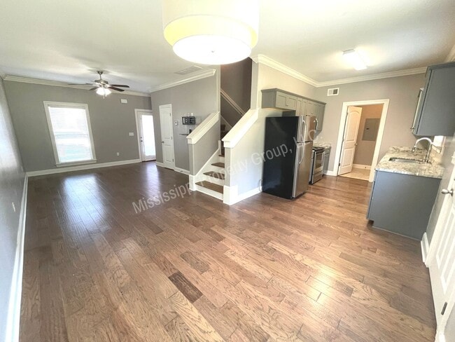 Building Photo - 4BR/4.5BA For Rent