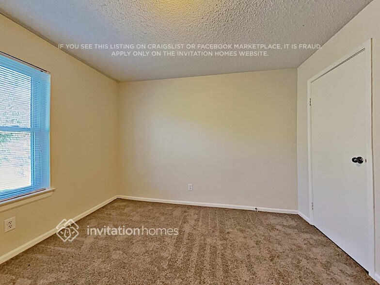 Building Photo - 5345 Colonial Dr