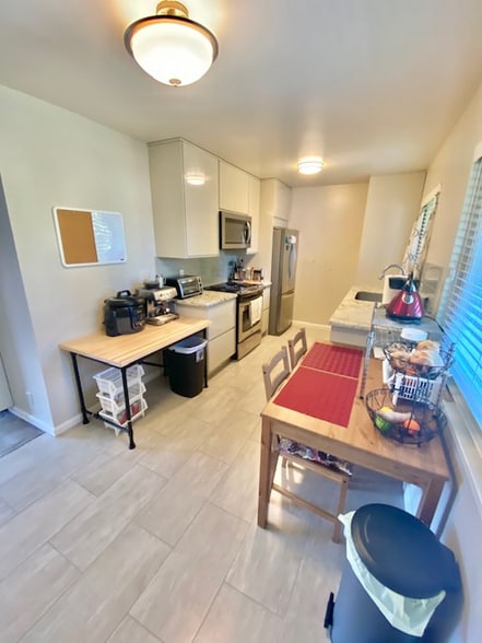 Building Photo - 1223 Cortez Dr