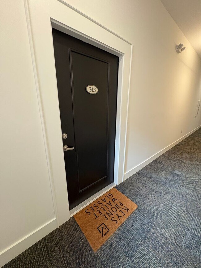 Primary Photo - 1 Bedroom 1 Bath Condo Downtown Greenville...
