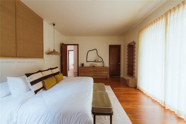 Building Photo - 90 Reserva De Golf