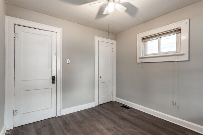 Building Photo - 2 br, 1 bath House - 2320 Hoyt Ave