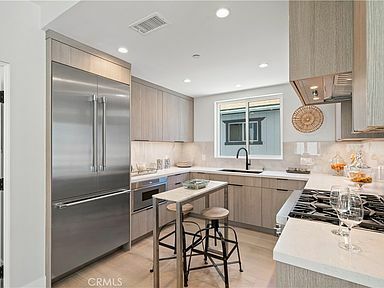 Building Photo - 603 Iris Ave