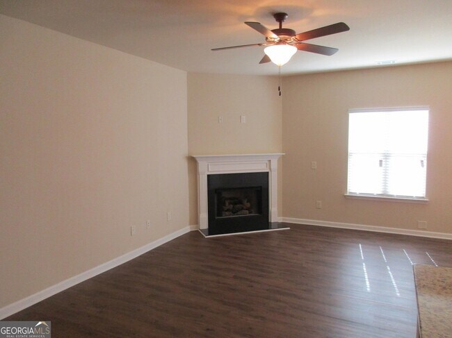 Building Photo - 2723 Morgan Glen Rd NE