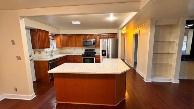 Building Photo - 3 Bedroom Rambler with Mother-In-Law Suite