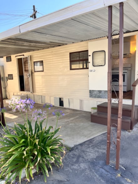 Building Photo - 15012 Lemoli Ave